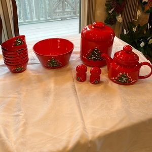 Waechtersbach Christmas Tea Pot and dishes.